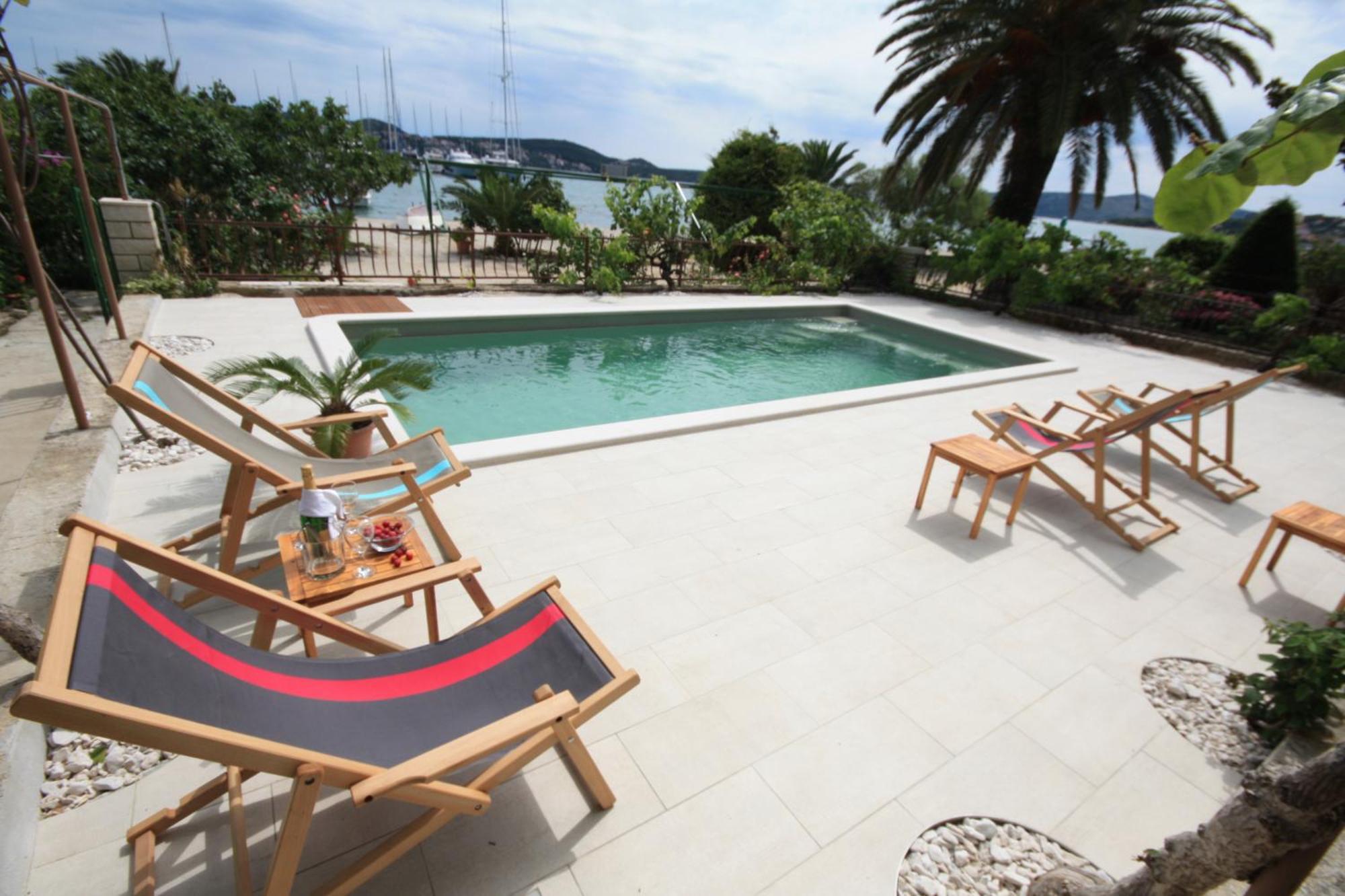 Apartments Gina Trogir Eksteriør bilde
