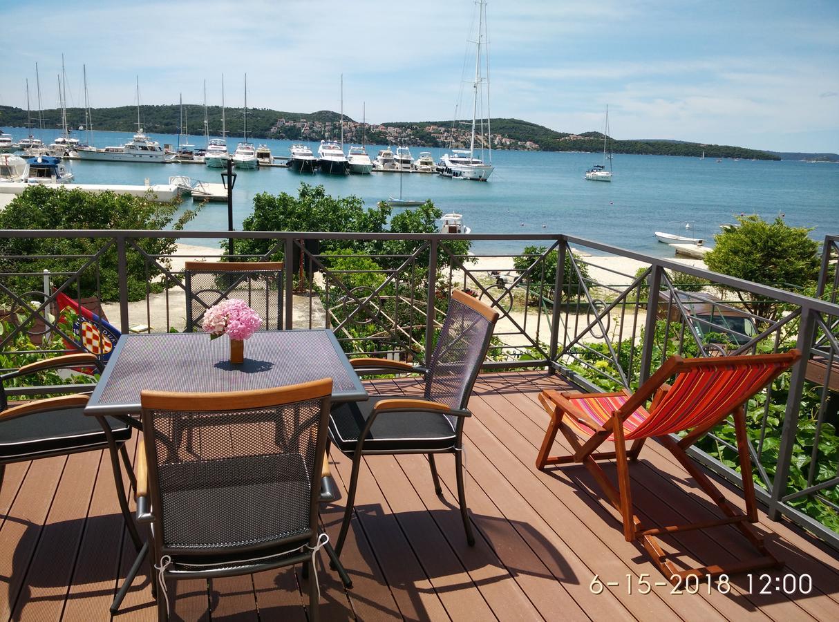 Apartments Gina Trogir Eksteriør bilde