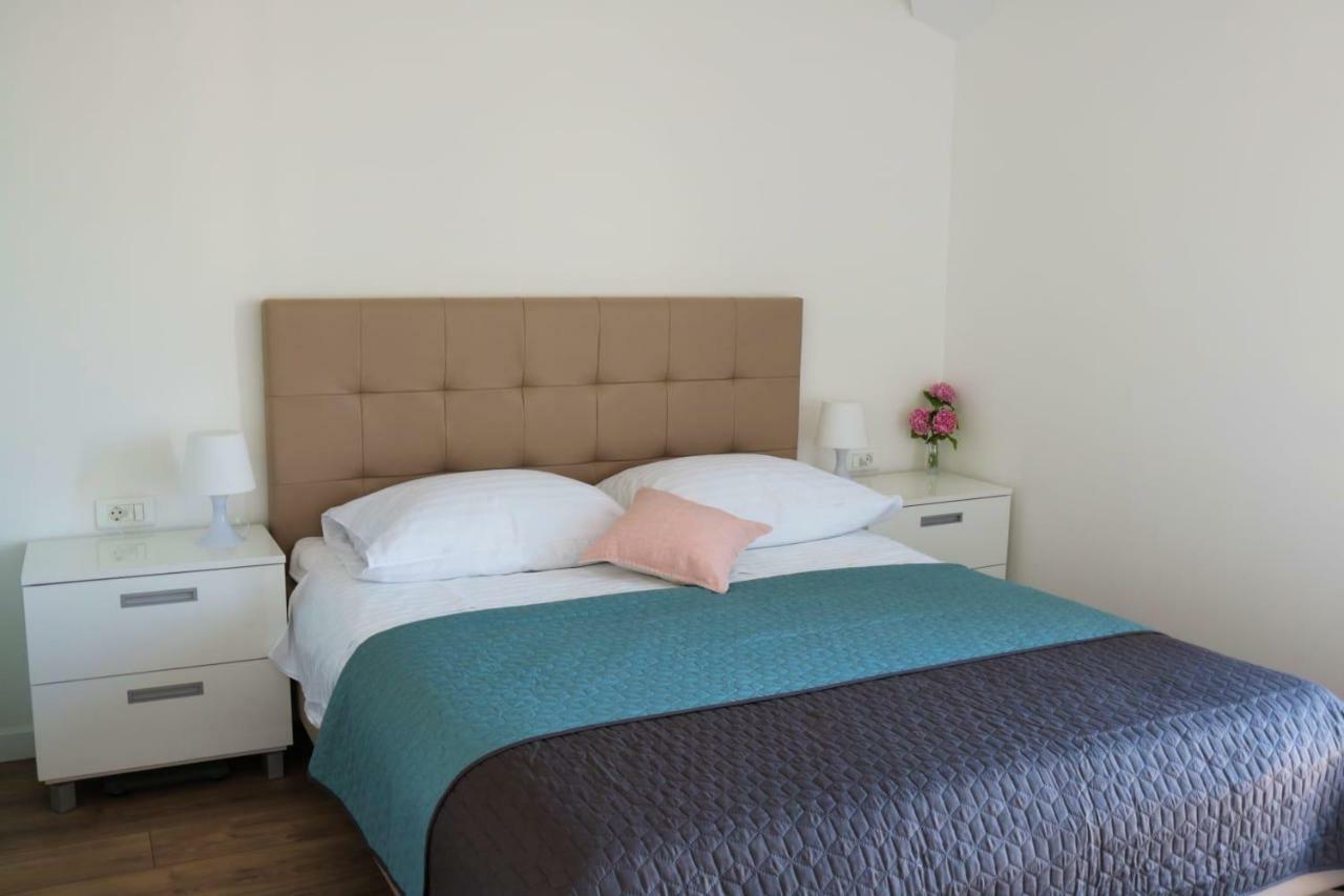 Apartments Gina Trogir Eksteriør bilde