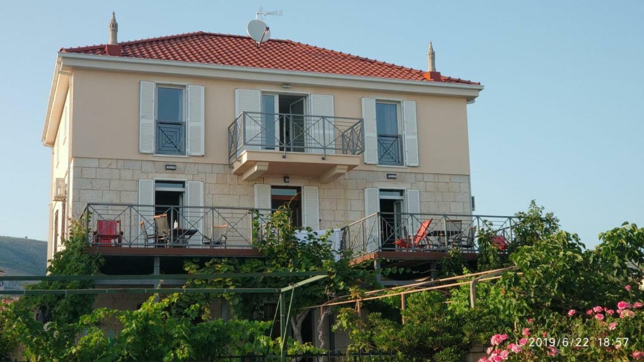 Apartments Gina Trogir Eksteriør bilde