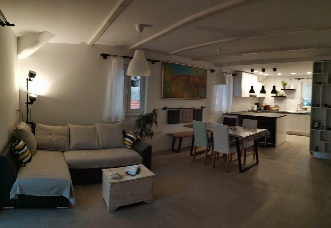 Apartments Gina Trogir Eksteriør bilde