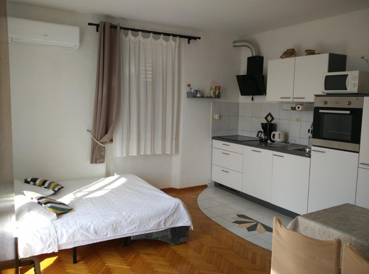 Apartments Gina Trogir Eksteriør bilde